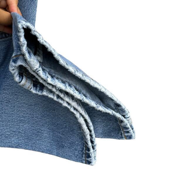 Levi's Men's Light Wash Blue Denim Straight Leg Regular Fit Jeans Size W38 L32 - Picture 4 of 9